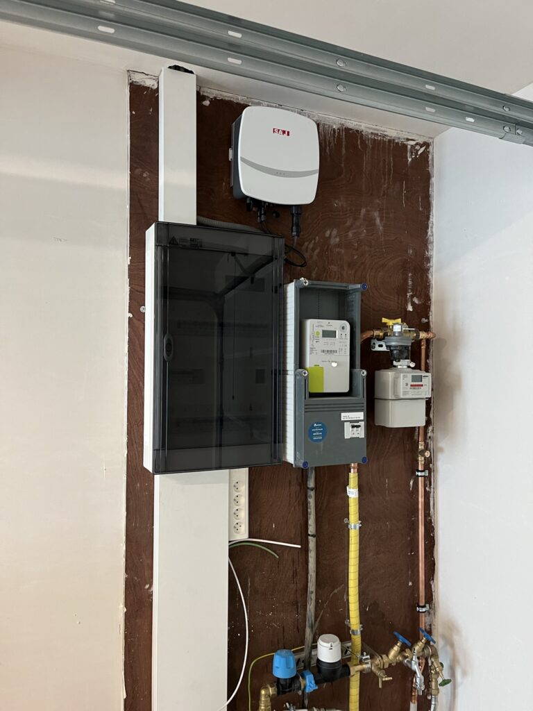 elektrische installatie met zekeringkast en gasmeter door Electro Pacco in zedelgem